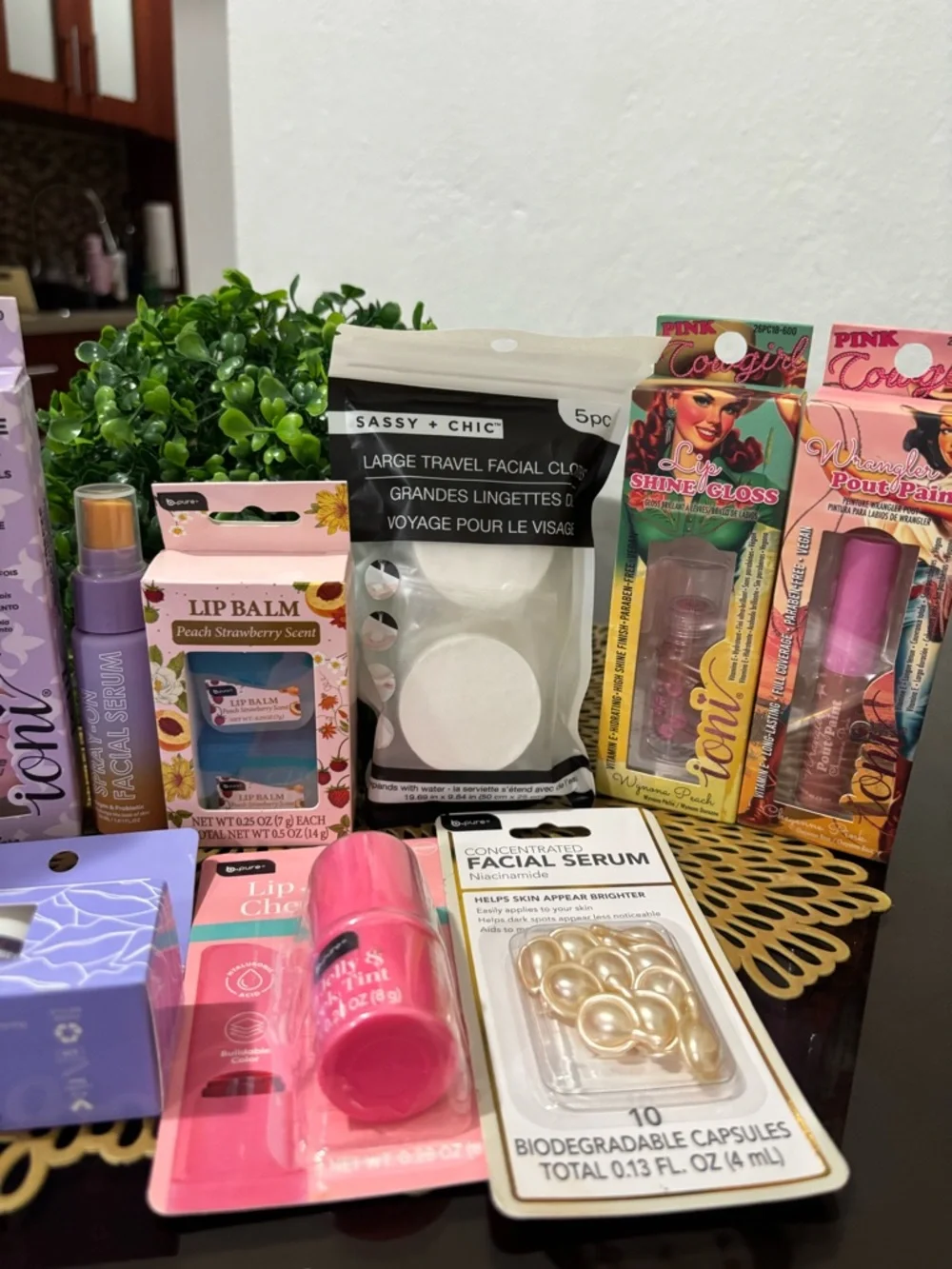 10 Pieces Beauty Bundle Ioni Cosmetics, B Pure, La colors & More